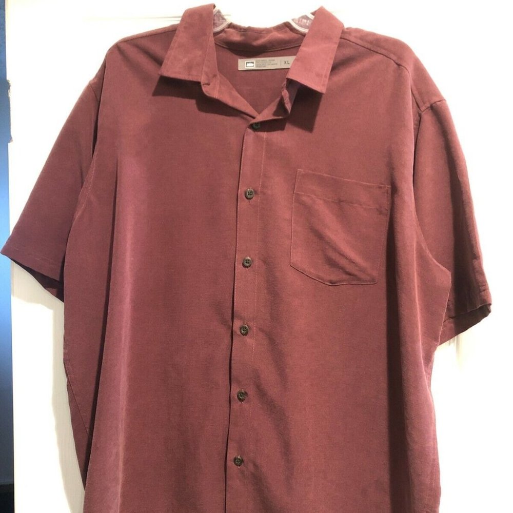 REI Button Up Short Sleeve Burgundy Rayon XL Shirt Relaxed Fit, Preowned